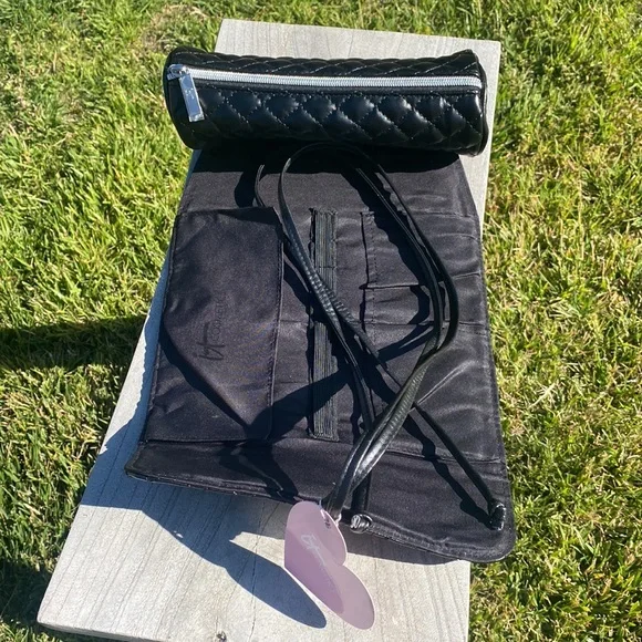 Cosmetic roll up  ✨NWT ✨ - Picture 6 of 10